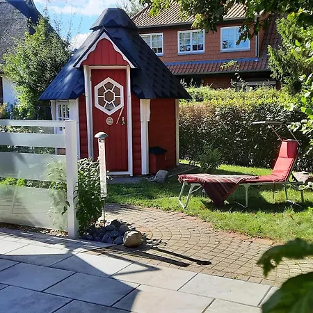 Modernes Mit Sauna In Wiek Am Wiek auf Rügen